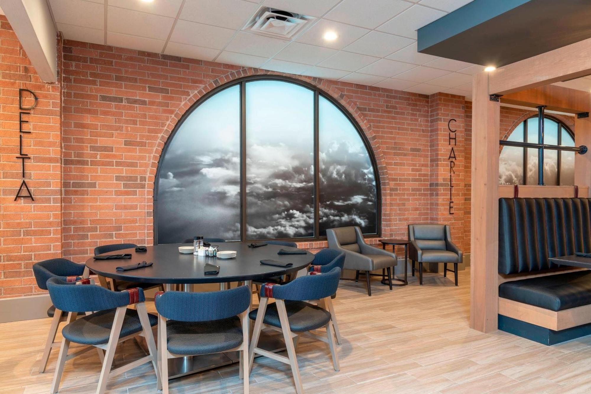 Delta Hotels By Marriott Kalamazoo Conference Center Экстерьер фото