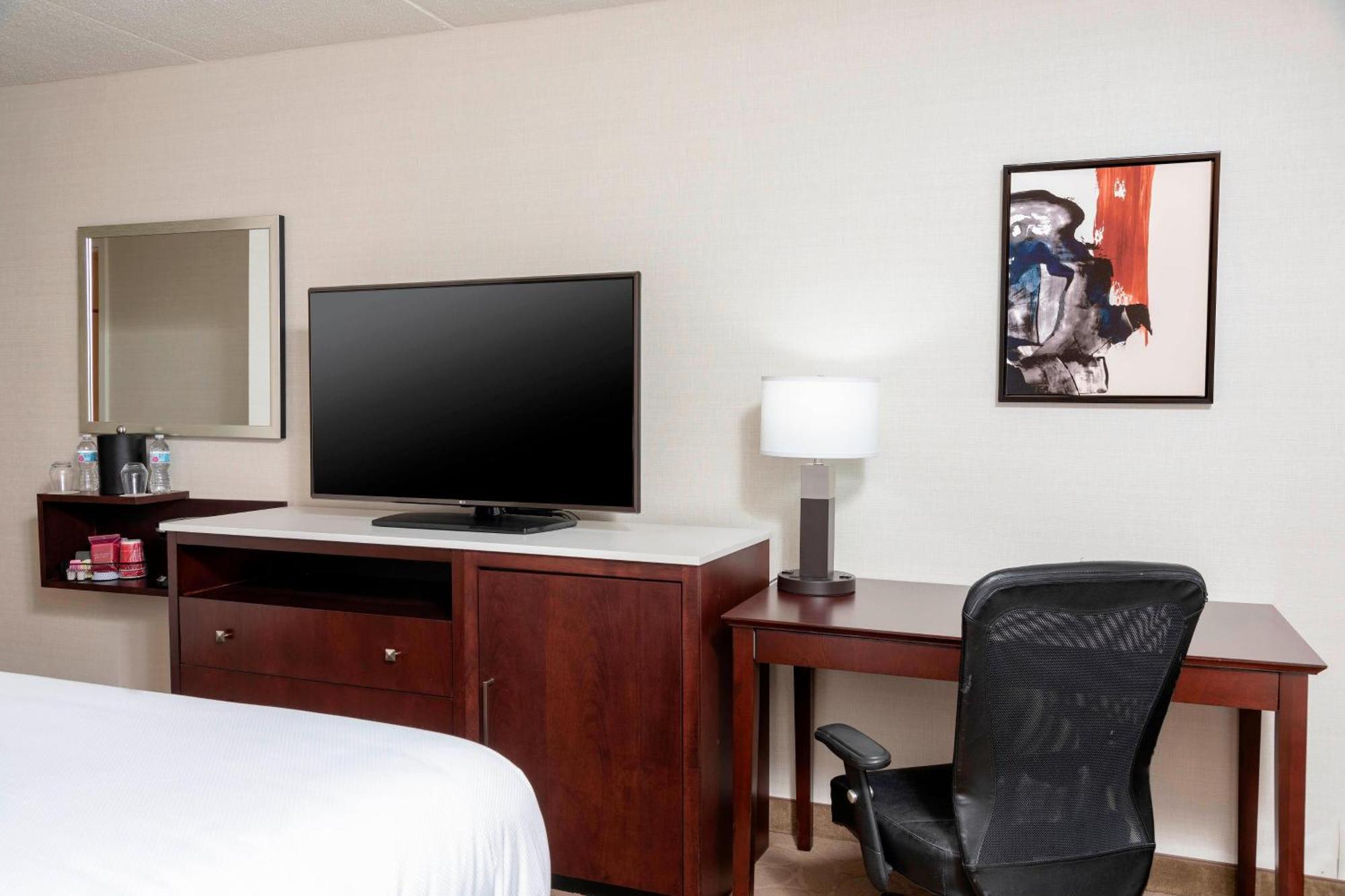 Delta Hotels By Marriott Kalamazoo Conference Center Экстерьер фото