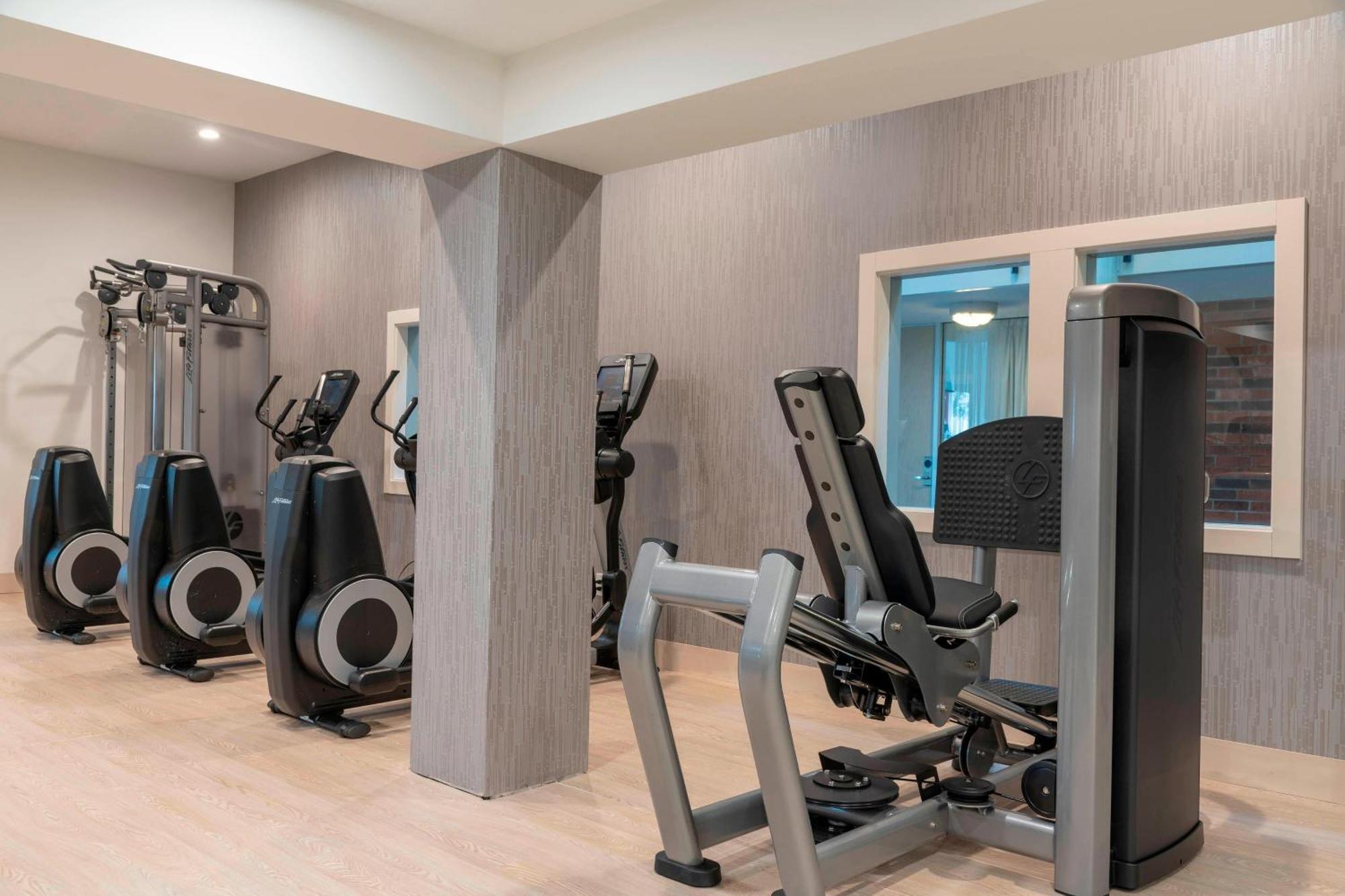 Delta Hotels By Marriott Kalamazoo Conference Center Экстерьер фото